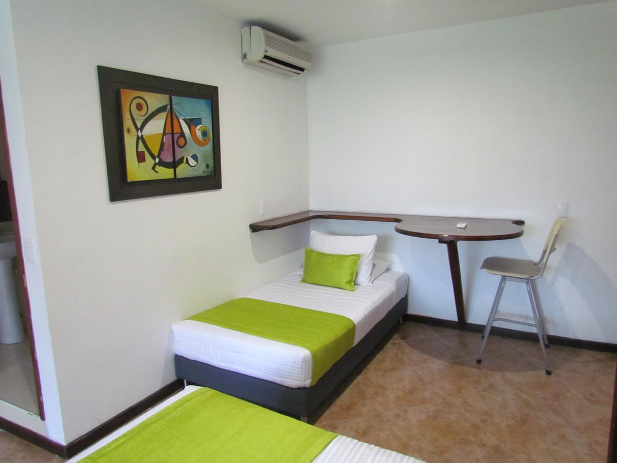 Hotel Plaza Mayor Medellín Exterior foto