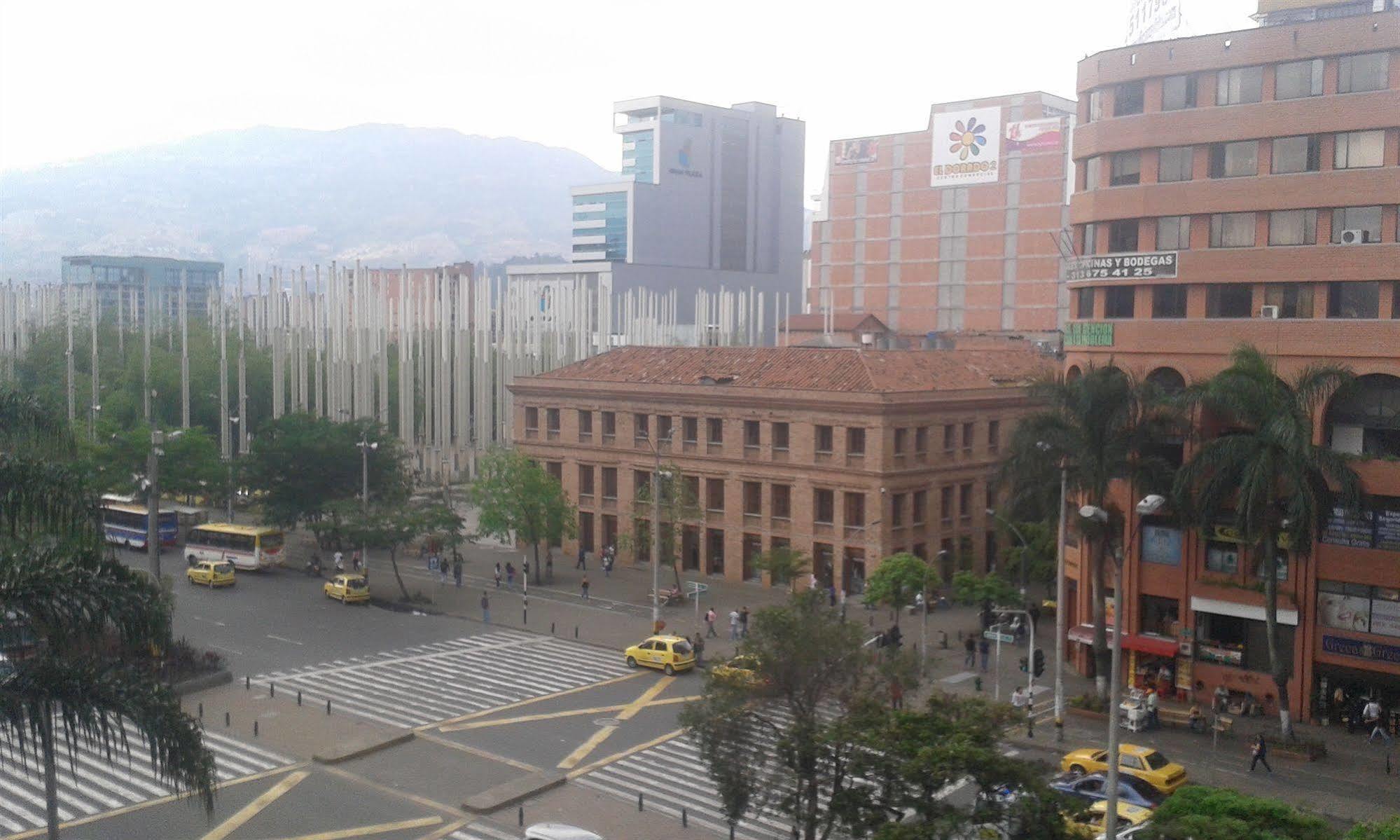 Hotel Plaza Mayor Medellín Exterior foto